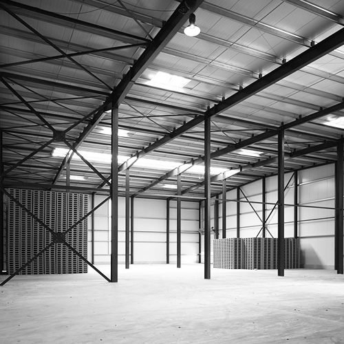 AUER Packaging AUER Packaging nimmt neue Lagerhalle in Betrieb